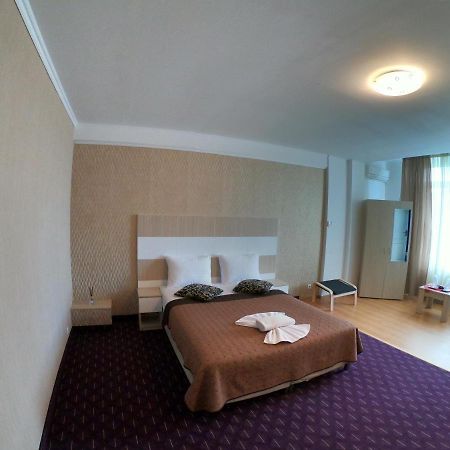 Hotel Mon Caprice Βουκουρέστι Εξωτερικό φωτογραφία