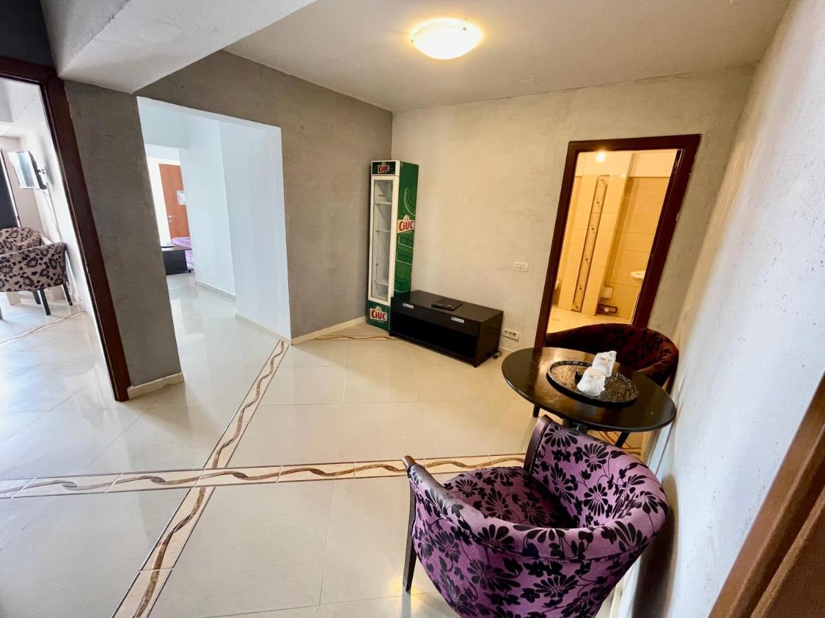 Hotel Mon Caprice Βουκουρέστι Εξωτερικό φωτογραφία